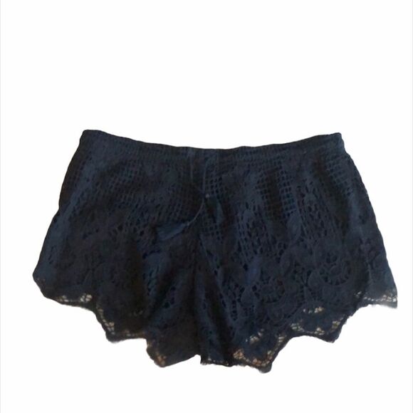 ✨ Women's Black Crocheted Tassel Shorts✨ - Picture 2 of 5